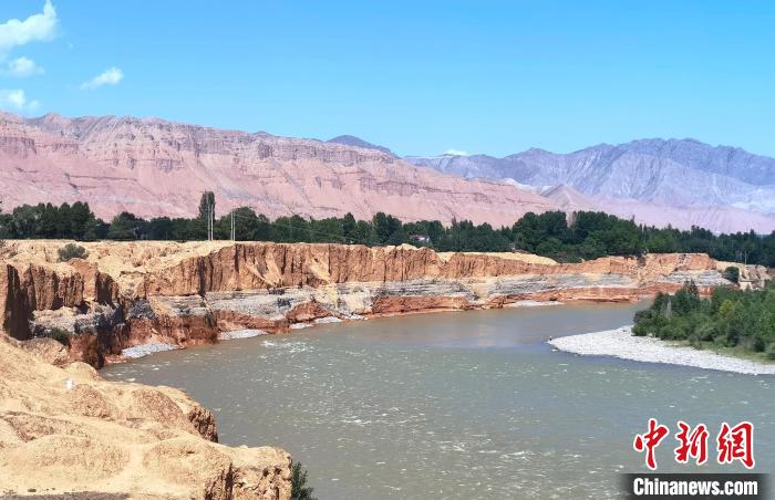 圖為黃河河曲?！埡ｖ?攝