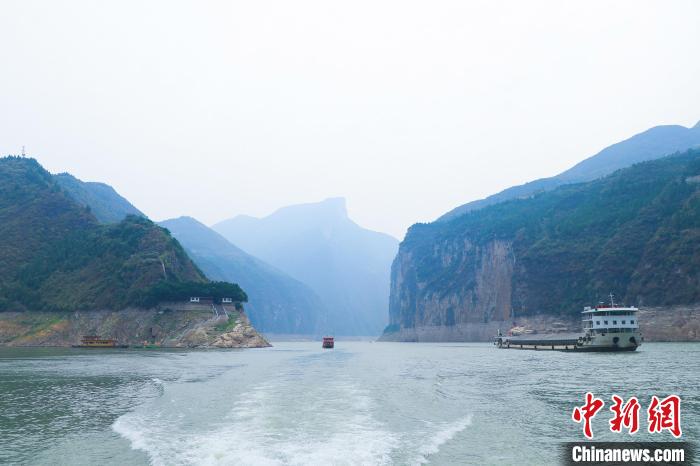 一場(chǎng)巡河“找茬”行動(dòng)，何以巡出碧水東流的長(zhǎng)江？