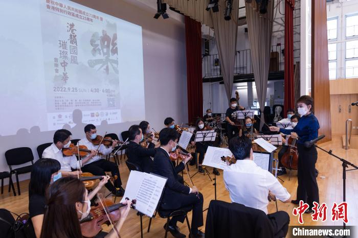 圖為音樂會(huì)現(xiàn)場(chǎng)?！≈鬓k方供圖