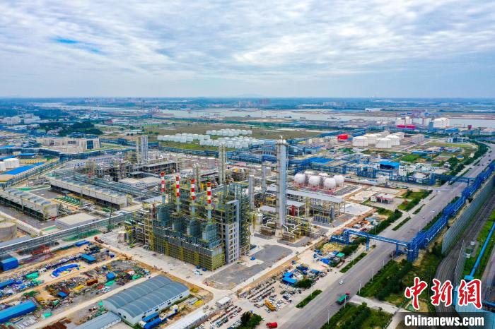 圖為廣西欽州華誼新材料基地?！∽T乃豪 攝