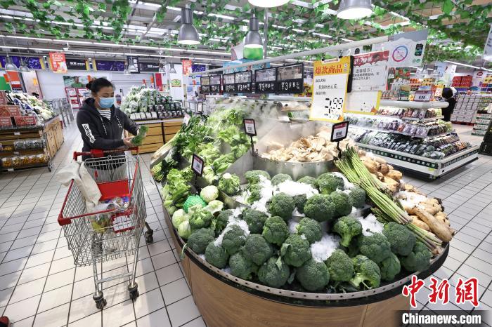 30年間，購物方式從“手推車”到“一鍵購”，美特好見證著山西超市經(jīng)濟(jì)的變遷?！堅?攝