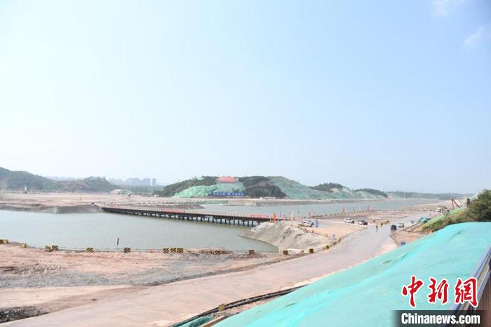 圖為平陸運(yùn)河青年樞紐工程項(xiàng)目現(xiàn)場。　林浩 攝