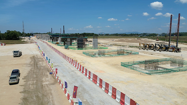 哥打巴魯車站施工現(xiàn)場。中國交通建設(shè)有限公司供圖