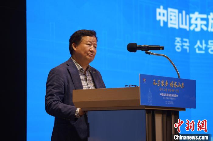 韓國(guó)一般旅游業(yè)協(xié)會(huì)副會(huì)長(zhǎng)白承弻致辭?！⑿?攝