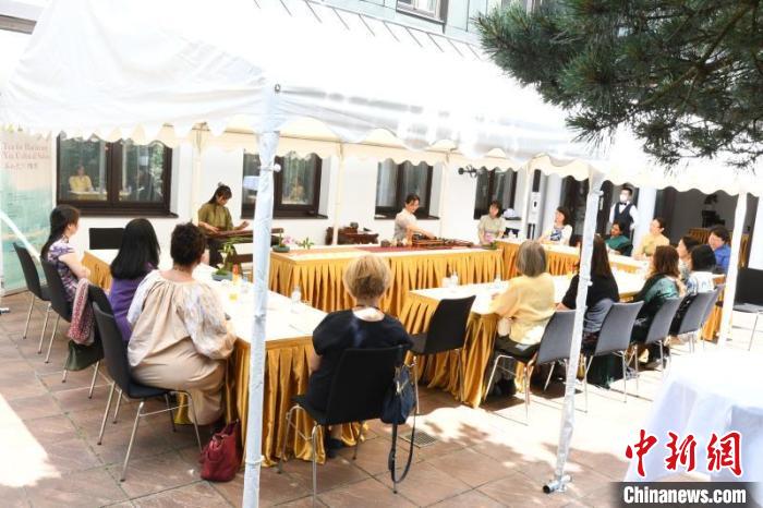 圖為活動(dòng)現(xiàn)場(chǎng)?！“亓种袊幕行墓﹫D。