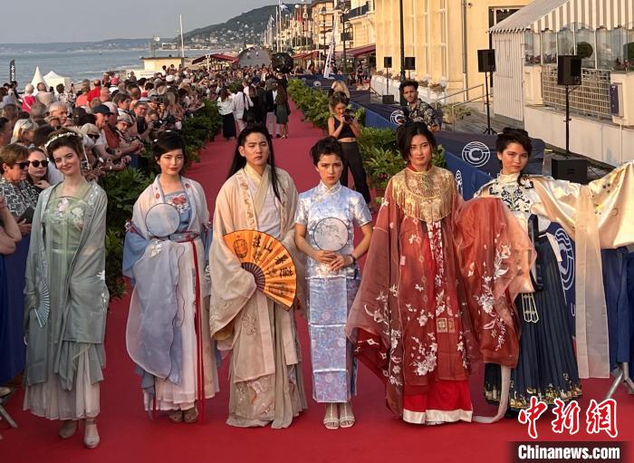 當(dāng)?shù)貢r(shí)間6月16日，2023年卡布爾電影節(jié)中國日活動(dòng)舉行?！≈鬓k方供圖