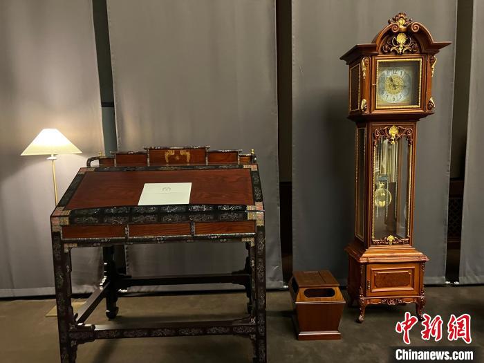 圖為春秋館展覽陳設的青瓦臺家具?！⑿?攝