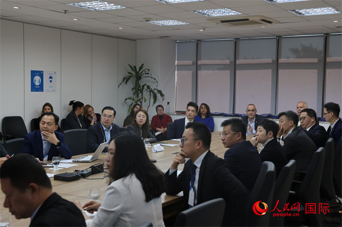 與會(huì)代表參與座談交流。人民網(wǎng)記者 時(shí)元皓攝