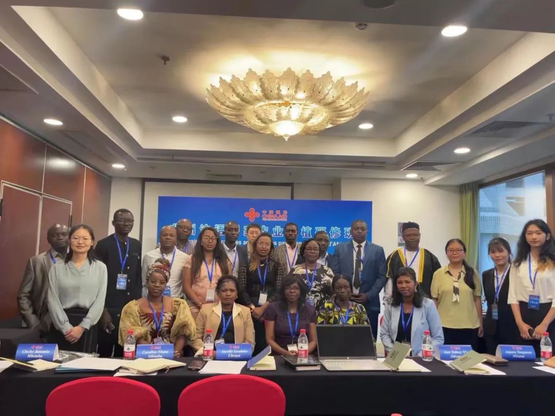 非洲法語國家農(nóng)業(yè)種植研修班學員合影 受訪單位供圖。