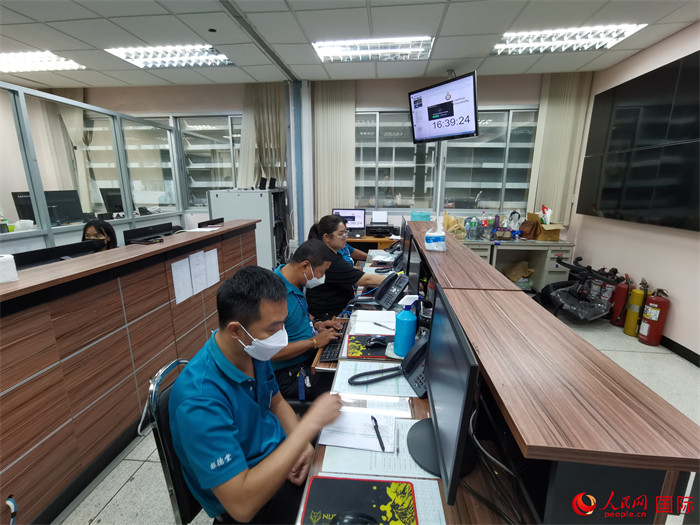 “曼谷無(wú)線電中心”工作現(xiàn)場(chǎng)。人民網(wǎng)記者 白元琪攝