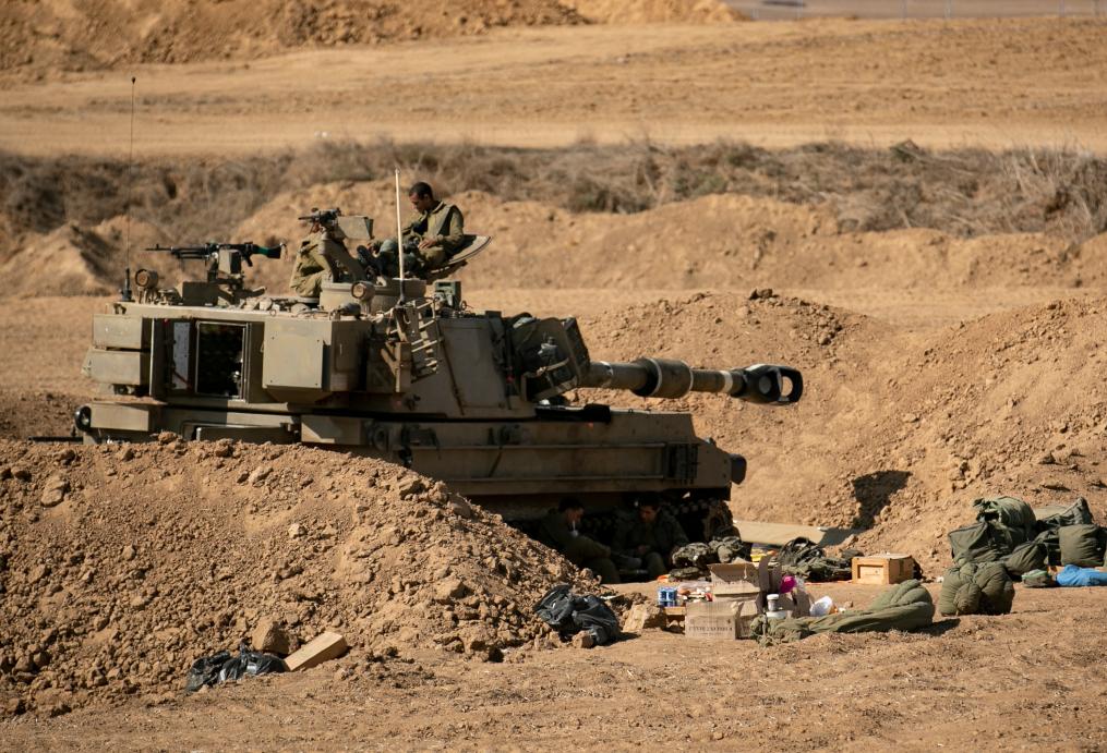 這是10月15日在加沙邊境拍攝的以軍陣地。新華社記者 陳君清 攝