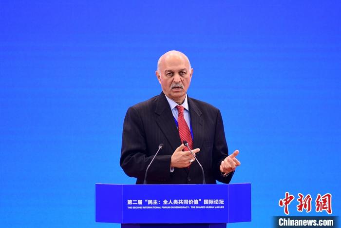 3月23日，第二屆“民主：全人類共同價值”國際論壇開幕式在北京舉行。圖為巴基斯坦參議院國防委員會主席穆沙希德·侯賽因在開幕式上作主題發(fā)言。 <a target='_blank' href='/'><p  align=