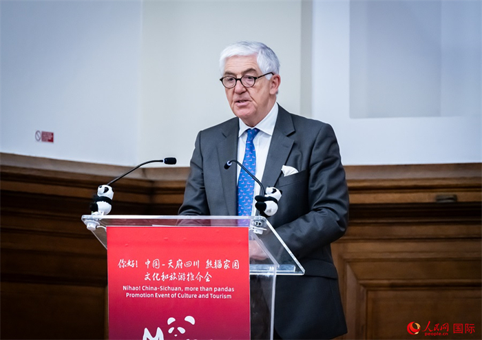 英中商業(yè)發(fā)展中心主席約翰·麥克萊恩致辭。人民網(wǎng) 郭錦標(biāo)攝