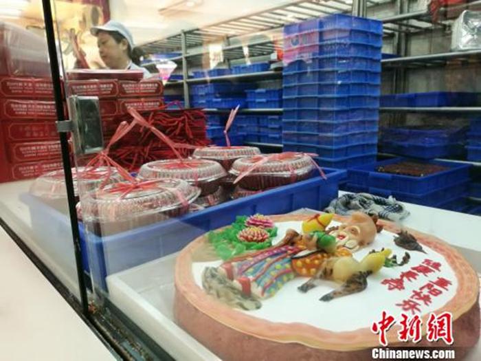 資料圖：等待銷售的重陽糕。　鐘升 攝