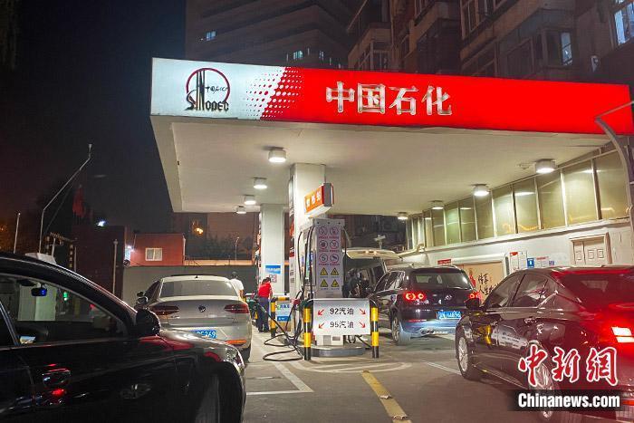 資料圖：加油站。 中新財經(jīng) 葛成 攝