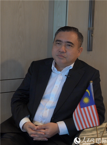 馬來西亞交通部部長陸兆福在接受人民網(wǎng)專訪。人民網(wǎng) 張文捷攝