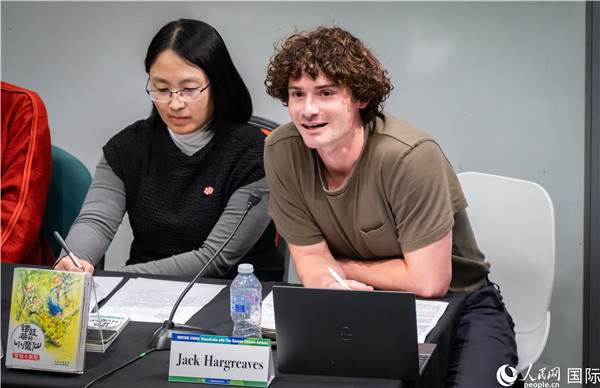 4、英國漢學(xué)家沈如風(fēng)對中國文學(xué)譯作的未來充滿期待。郭錦標攝