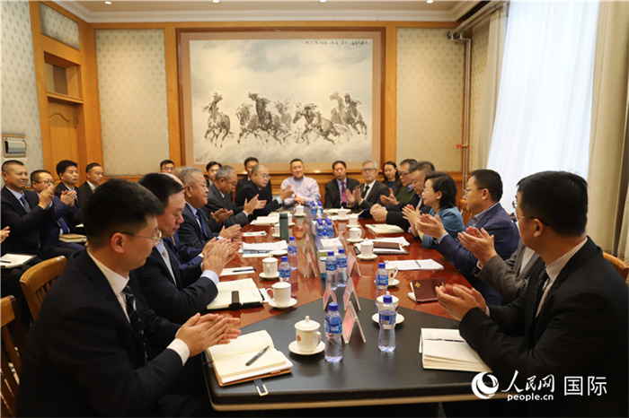 3.2023年10月30日，中國駐蒙使館座談會現(xiàn)場。人民網(wǎng)記者 霍文攝