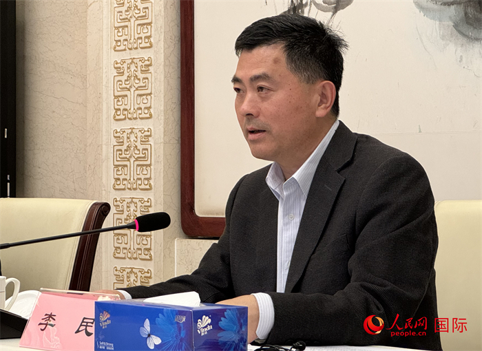 10月31日，歐美同學會秘書長李民在第五屆中法文化論壇媒體吹風會上講話。（人民網(wǎng) 謝瑩攝）