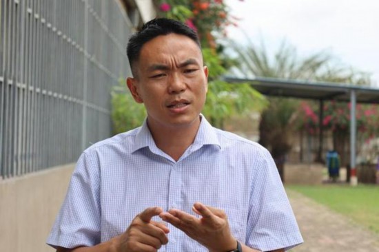   2023年10月24日，在加納特馬市，胡振興接受新華社采訪(fǎng)。（新華社發(fā)/賽特?cái)z）