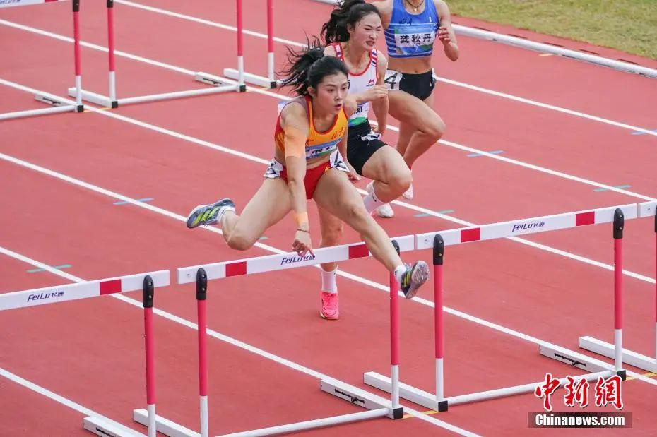 圖為吳艷妮在10日的比賽中。陳冠言 攝