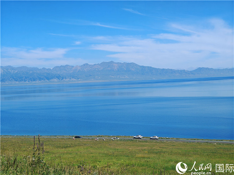 新疆賽里木湖景區(qū)風(fēng)光。人民網(wǎng)記者 劉潔妍攝