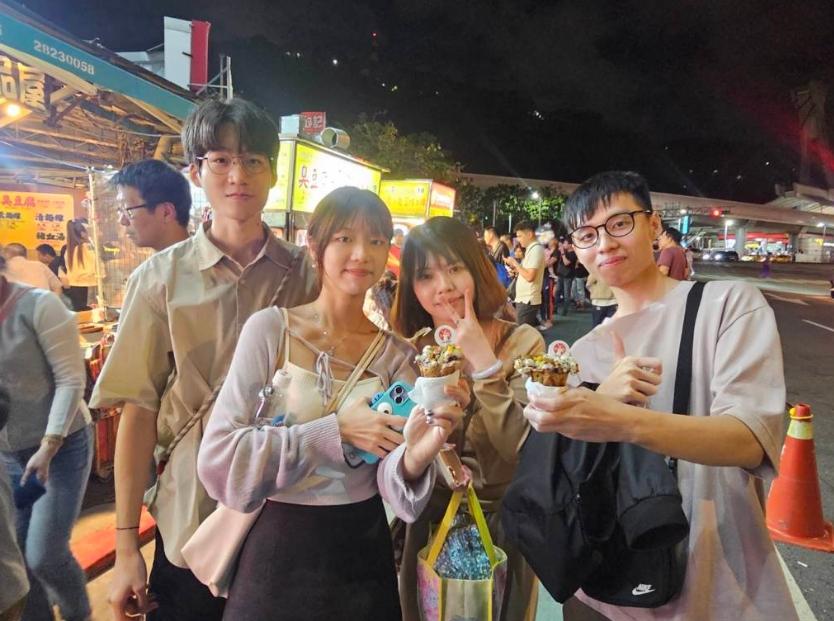 梅花糕受到臺(tái)灣年輕人的喜愛。圖片來源：臺(tái)灣“中時(shí)新聞網(wǎng)”游定剛攝