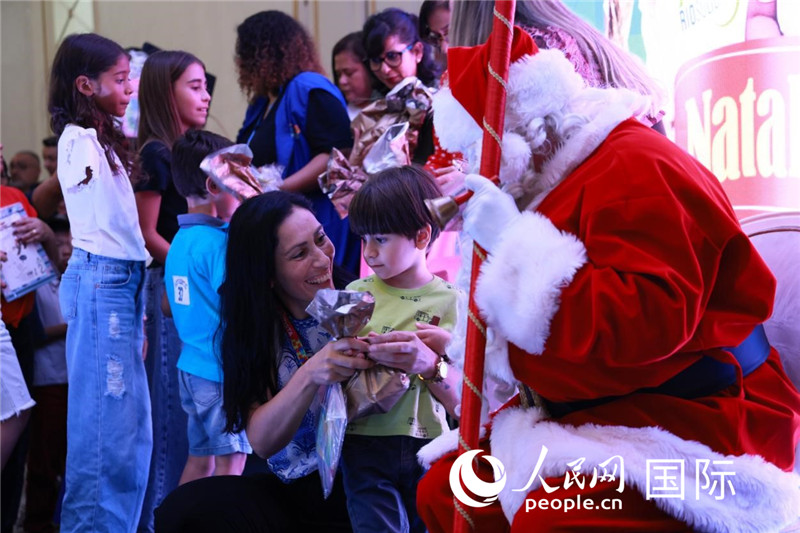 捐贈(zèng)活動(dòng)現(xiàn)場(chǎng)。人民網(wǎng)記者宋亦然攝