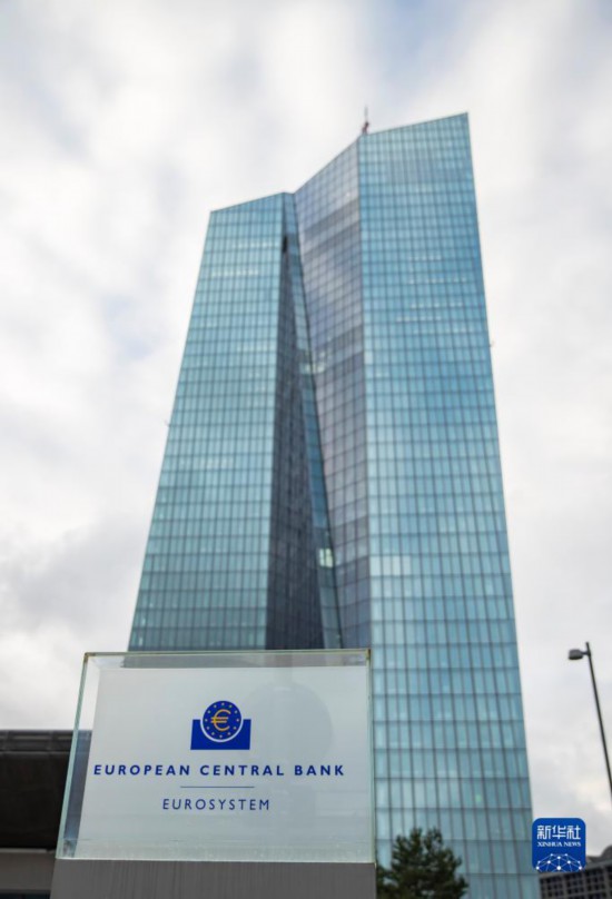 這是12月14日在德國(guó)法蘭克福拍攝的歐洲央行大樓。新華社記者 張帆 攝