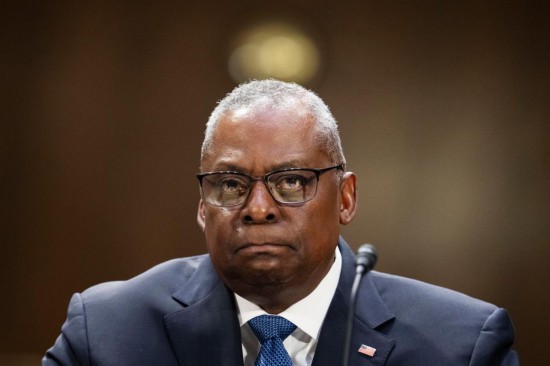 這是2023年10月31日，在美國首都華盛頓國防部長奧斯汀出席國會聽證會。新華社記者劉杰攝