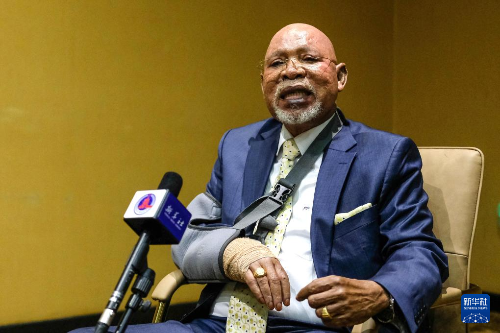 1月15日，烏干達外長奧東戈在坎帕拉舉行的不結盟運動第19次峰會高級別官員會議期間接受新華社記者專訪。新華社發(fā)（阿佳拉·納瓦達攝）