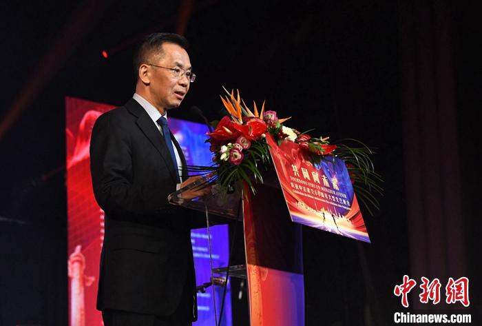 當(dāng)?shù)貢r(shí)間1月16日晚，以“共同向未來”為題的慶祝中法建交60周年大型文藝晚會(huì)在巴黎舉辦。中國駐法國大使盧沙野出席晚會(huì)并致辭。 <a target='_blank' href='/' _fcksavedurl='/'><p  align=