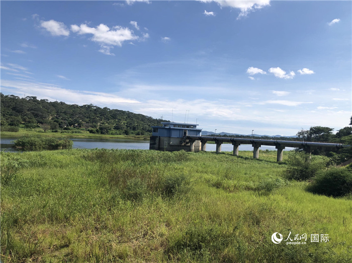 位于卡夫河渡口的供水項目。人民網(wǎng)記者 黃培昭攝