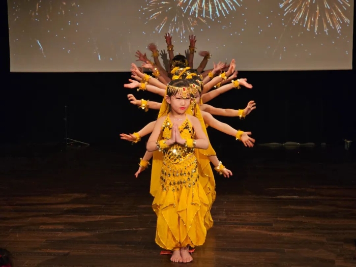 舞蹈《千手觀音》。中國駐瑞典大使館供圖。