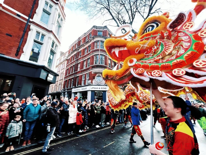 倫敦新春慶典現(xiàn)場。人民網(wǎng) 郭錦標(biāo)、楊浩鵬攝