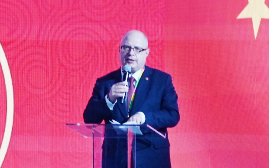 俄羅斯國(guó)家杜馬資產(chǎn)、土地和財(cái)產(chǎn)關(guān)系委員會(huì)主席兼俄中議員友好小組主席加夫里洛夫致辭。主辦方供圖