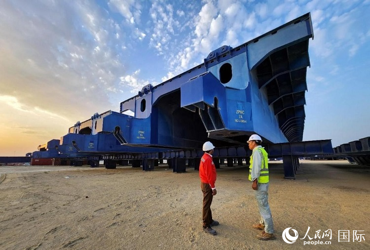 全球最大升船機(jī)平臺(tái)。人民網(wǎng)記者管克江攝