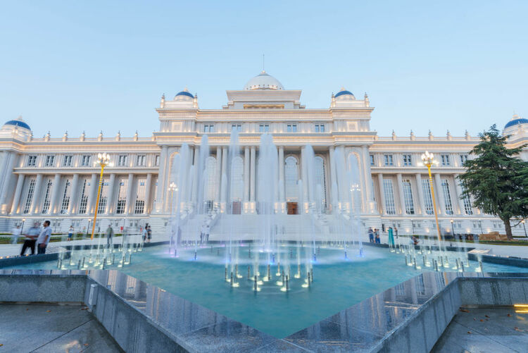 第1視點(diǎn)丨這兩座大樓，見證著中塔友誼