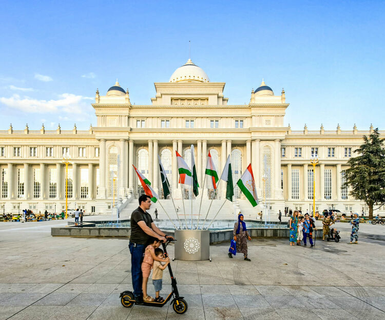 第1視點(diǎn)丨這兩座大樓，見證著中塔友誼