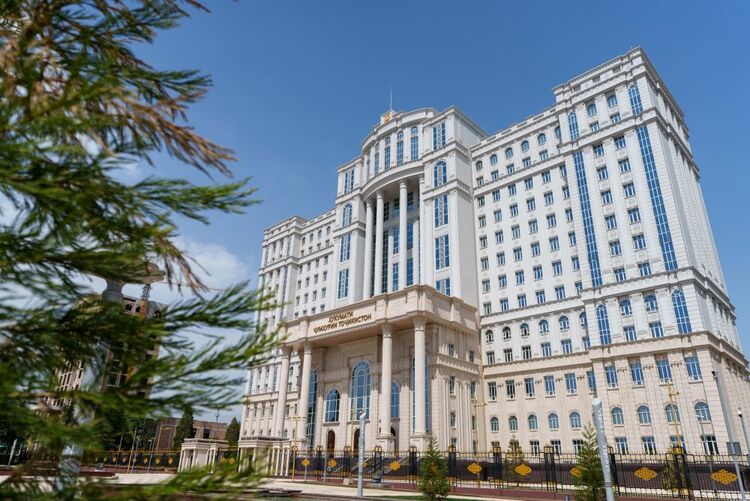 第1視點(diǎn)丨這兩座大樓，見證著中塔友誼