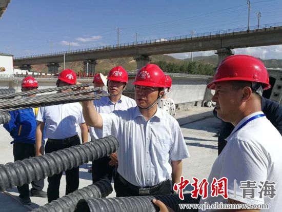 圖為生態(tài)環(huán)保專項(xiàng)督查現(xiàn)場(chǎng)。 孫舒亞攝