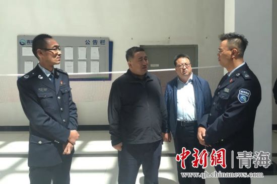 圖為生態(tài)環(huán)保專項(xiàng)督查現(xiàn)場(chǎng)。 孫舒亞攝