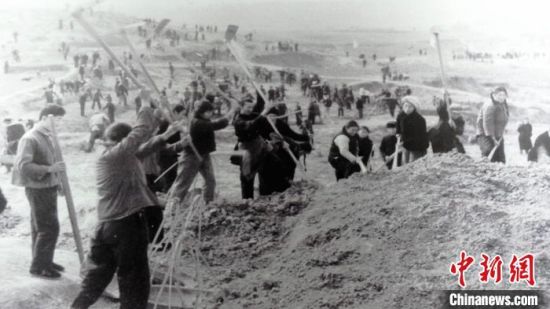 圖為開山治水。(資料圖) 青海省水利廳 供圖