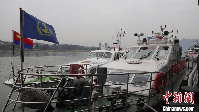 聯(lián)合巡江守護(hù)活動(dòng)現(xiàn)場?！〗部h融媒體中心 攝