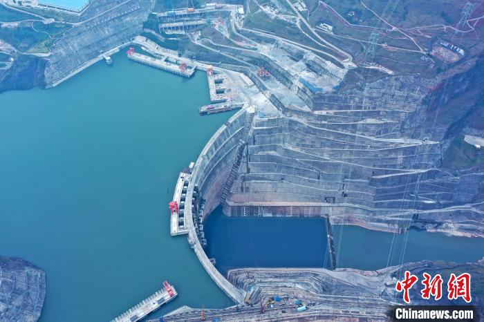 圖為白鶴灘水電站?！∷娝木止﹫D