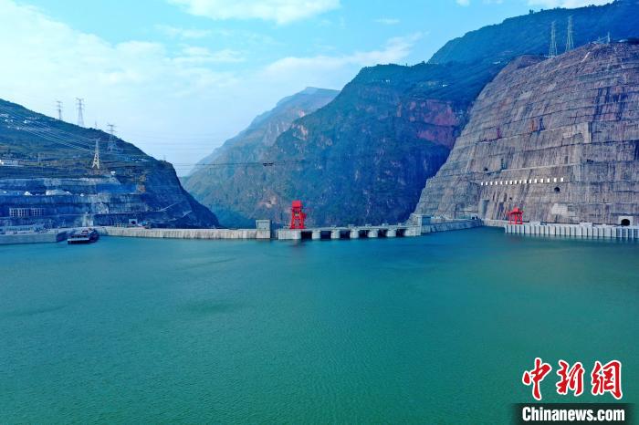 圖為白鶴灘水電站?！∷娝木止﹫D