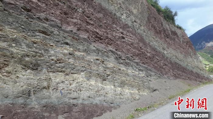 青藏高原東部始新世熱魯盆地的湖相沉積?！≈锌圃呵嗖馗咴?供圖