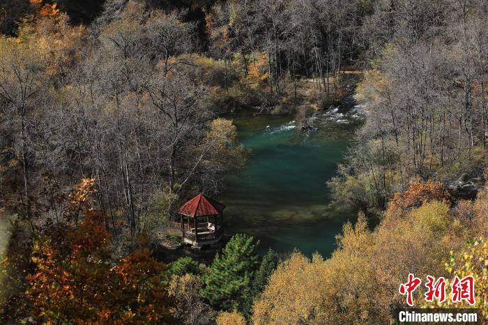 松坪溝風(fēng)光。　劉通 攝