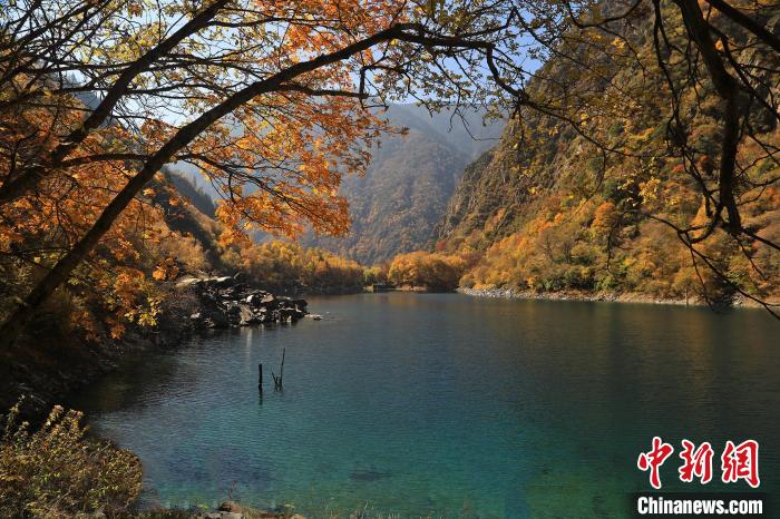 松坪溝風(fēng)光?！⑼?攝