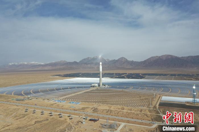 柴達(dá)木盆地清潔能源產(chǎn)業(yè)發(fā)展釋放“鏈?zhǔn)健毙?yīng)